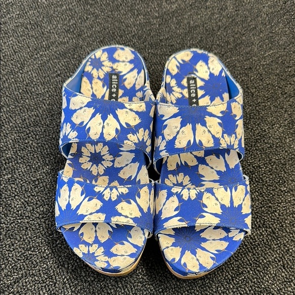 Alice + Olivia Shoes - Alice + Olivia Brianna Daisy Floral Platform Slip-On Sandals Blue 37